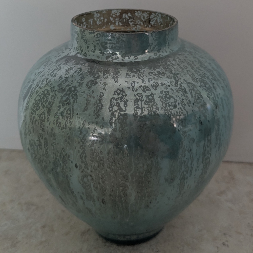 Gorgeous 🩵 SILVER & BLUE 🩵 Textured Vase